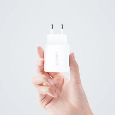 13. Acefast Wandladegerät USB Typ C / USB 20W, PPS, PD, QC 3.0, AFC, FCP weiß (A25 weiß)