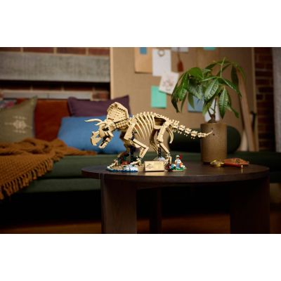15. LEGO Jurassic World 77985 - Dinosaurierskelette: Triceratops