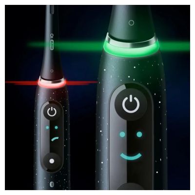 20. Oral-B iO Series 10 Cosmic Black Zahnbürste