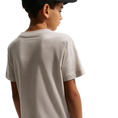 7. Nike Sportswear Beige Kinder-T-Shirt FZ5177 236