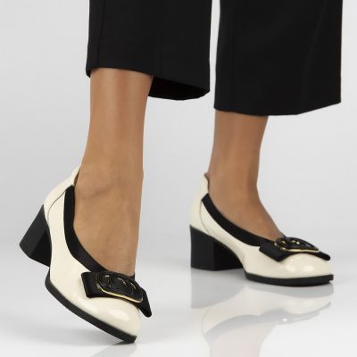 8. Beige Lacklederpumps mit Blockabsatz, Modell Filippo DP6960