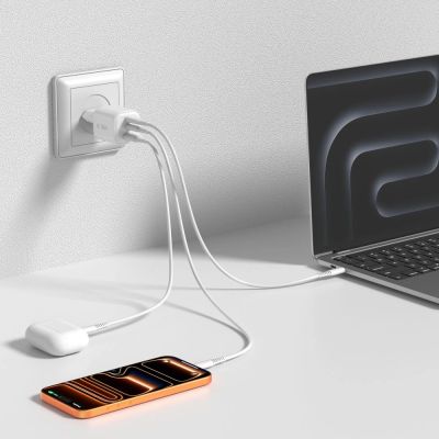 7. Tech-Protect NCA100W-GaN 3-Port PD 3.2 100W / QC3.0 Wandladegerät – Weiß