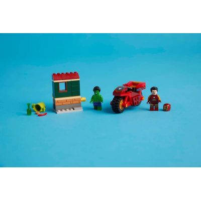 9. LEGO Super Heroes 76287 Iron Man mit Motorrad und Hulk