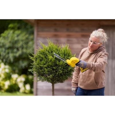 25. STANLEY STCSS20B-XJ Akku-Gartenschere 20 cm