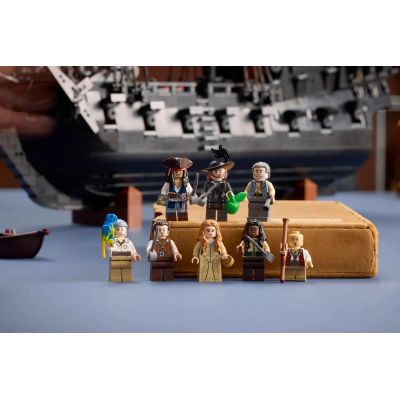19. LEGO Icons 10365 – Captain Jack Sparrows Piratenschiff