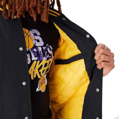7. New Era NBA Los Angeles Lakers Bomberjacke mit Schriftzug - 60332205