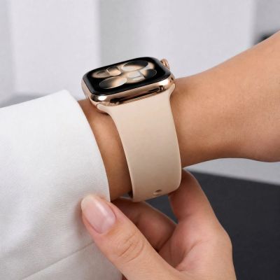 8. Tech-Protect Silikonarmband für Apple Watch 44 / 45 / 46 / 49 mm – Beige