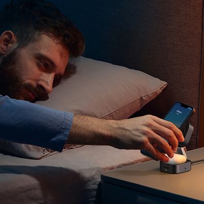 4. Ugreen W702 3in1 induktives Ladegerät mit MagSafe/Qi2 und USB-C-Anschluss für Telefon/Kopfhörer – Schwarz