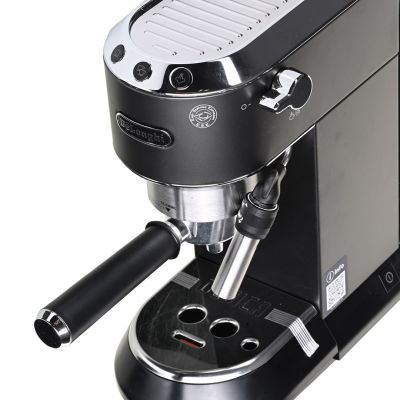 35. DeLonghi Dedica Style EC 685.BK (1350W; schwarz) Espressomaschine