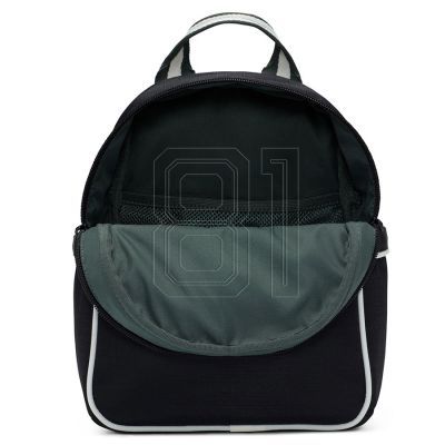 11. Nike Sportswear Futura 365 Rucksack FQ5559-010