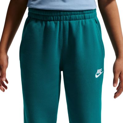 4. Nike Sportswear Club Fleece Kinderhose Grün FD3008 372