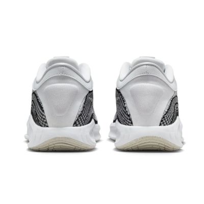 4. Nike GT Hustle Academy Basketballschuhe Grau/Weiß - FJ7791-100