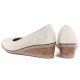 4. Damen-Keilpumps mit Lochmuster, beige, Vinceza 58629