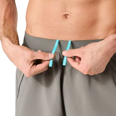 4. ASICS Road 5IN Shorts 2011D247-021 Grau L