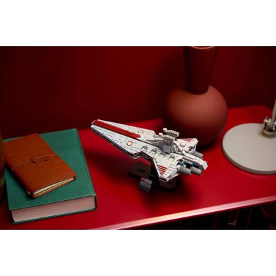 11. LEGO Star Wars 75441 Venator