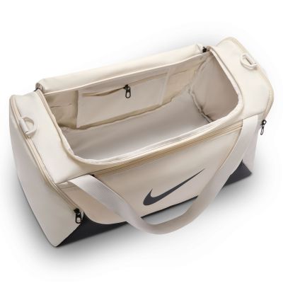 4. Nike Brasilia S Duffel X Tasche IB4394-072