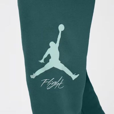 3. Air Jordan Essentials Baseline Hose - FD7345-366