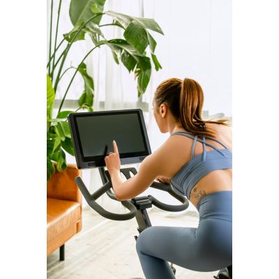 20. OVICX Q200X magnetisches Heimtrainer-Fahrrad mit 15,6" TFT-Touchscreen, WIFI, Bluetooth und App