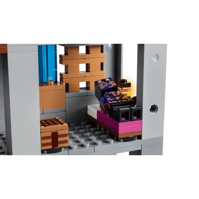9. LEGO Minecraft 21597 – Ghast-Station