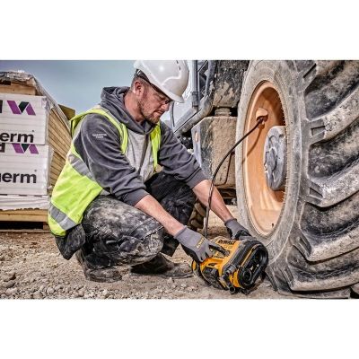 6. 18V Dewalt DCC018N-XJ Akku-Kompressor