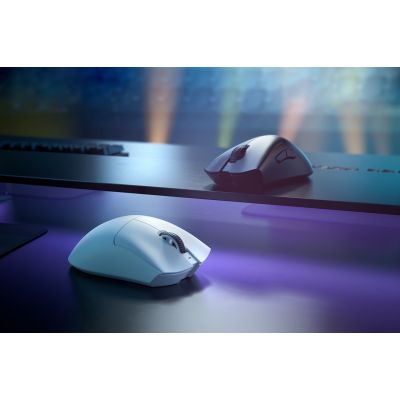 4. Razer DeathAdder V3 Pro Gaming-Maus, kabellos (RF) + USB Typ-C, optisch, 30.000 DPI
