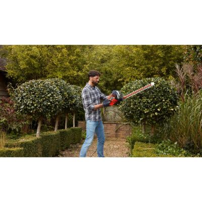 7. Elektrische Gartenschere 55 cm BEHTS401 BLACK+DECKER