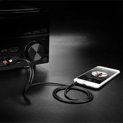 7. Ugreen AV116 10583 Audio-Miniklinkenkabel 3,5 mm (männlich) / 2RCA (männlich) 1,5 m – schwarz