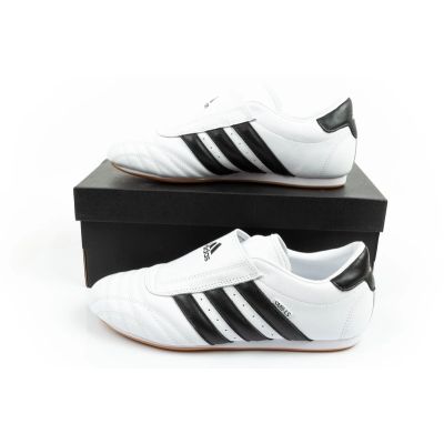 10. Adidas Damen-Taekwondo-Sportschuhe, weiße Leder-Slipper