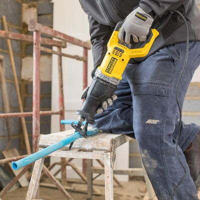 2. Stanley 900W FME360 Säbelsäge