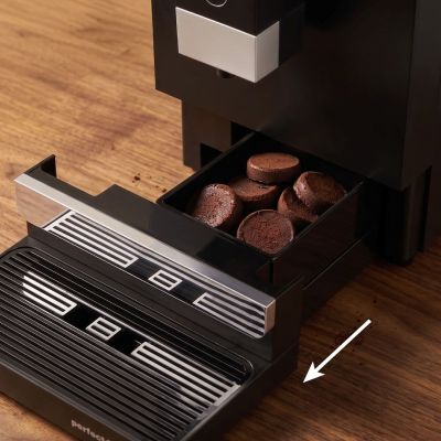 16. ELDOM Automatische Espressomaschine ECA10, 20 bar, 7 Automatikprogramme, 1400 W, Behälter: Milch 0,75 l, Wasser 1,5 l