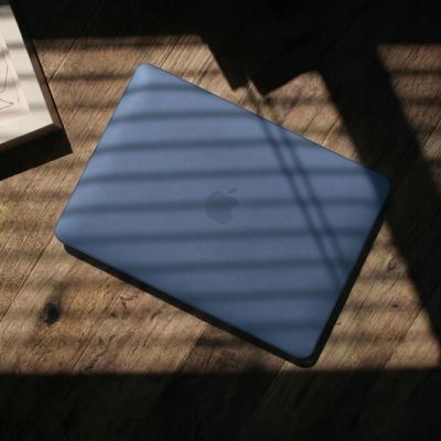 7. Tech-Protect Softshell-Schutzhülle für MacBook Neo 13" (2026) – Marineblau