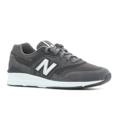 2. New Balance WL697SHC