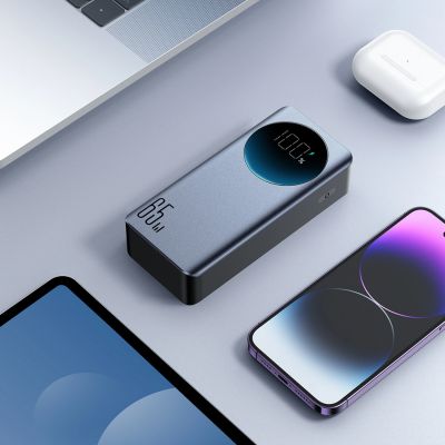 9. Joyroom JR-PBF05 Pro 30000mAh 65W Powerbank mit Digitalanzeige, 2x USB-C, 1x USB-A - Schwarz