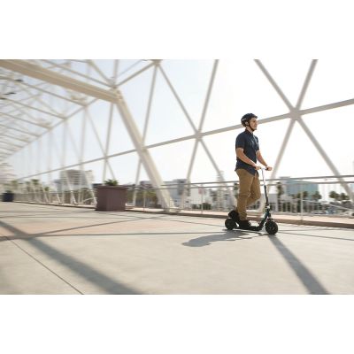 24. Razor A5 Air Scooter 13073005 (Schwarz)