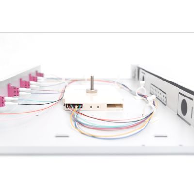 26. Digitus Glasfaserpanel, mit Zubehör, LC, OM4