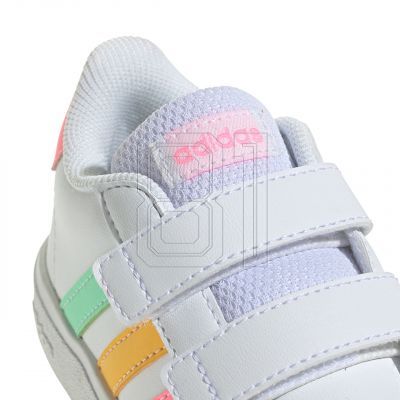 4. Adidas Grand Court Lifestyle Hook and Loop Jr HP8917 Schuhe