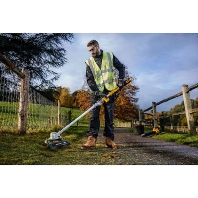 4. 18V DCMST561P1 DEWALT Akku-Trimmer