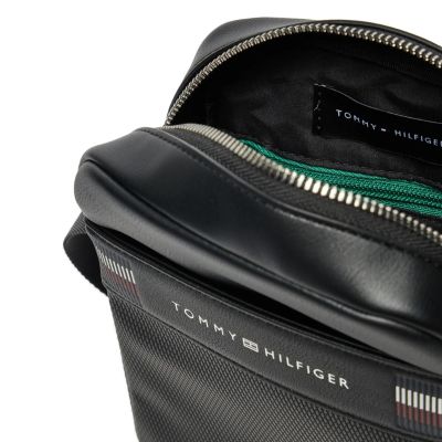 3. TOMMY HILFIGER TH CORP TEXTURE MINI REPORTERTASCHE