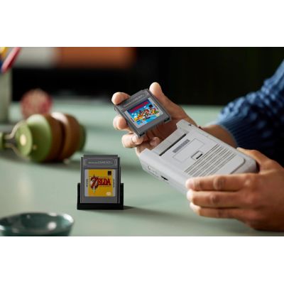 22. LEGO SUPER MARIO 72046 Game Boy