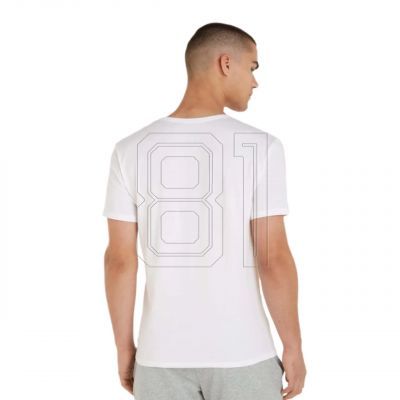 3. Calvin Klein Slim Fit T-Shirt mit V-Ausschnitt M 000NB1089A