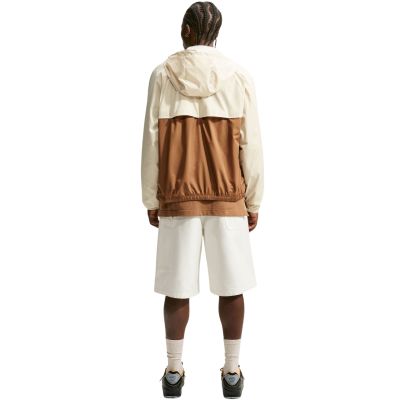7. Nike Windrunner Herrenjacke Beige-Braun HV8369 230