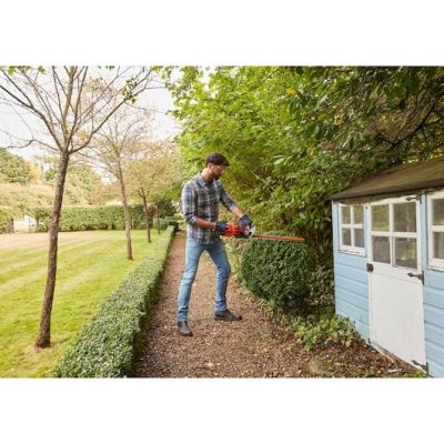 20. Elektrische Gartenschere 45 cm BEHT201 BLACK+DECKER