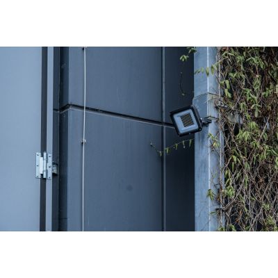9. Brennenstuhl 1171250041 Strahler Schwarz 100 W LED D