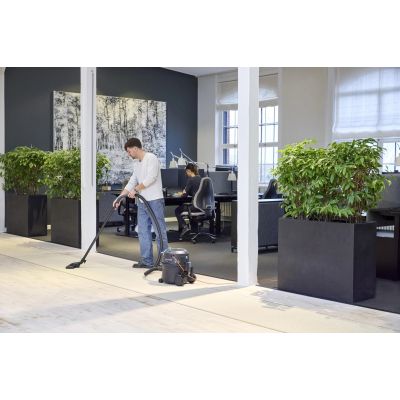 8. NILFISK Büro-Trockensauger mit Kabelaufwicklung, Recycling 107421177