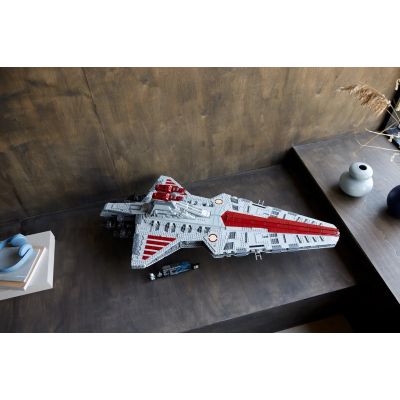 8. LEGO Star Wars 75367 Sternenzerstörer der Venator-Klasse