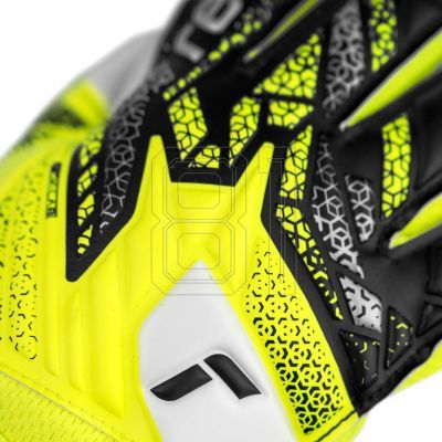 5. Reusch Attrakt Grip Jr 5572815 2014 Torwarthandschuhe