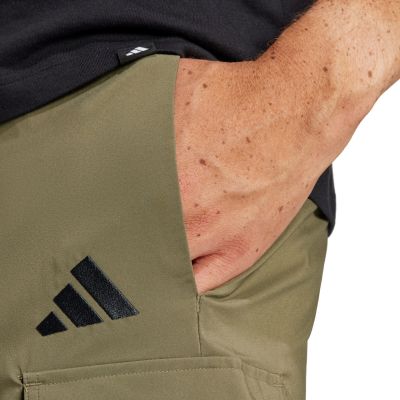 12. adidas Essentials Cargo-Chelsea-Shorts mit kleinem Logo M JD1827