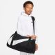 7. Nike Gym Club DR6100-010 Tasche