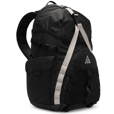 3. Nike ACG "DAYMAX" Rucksack HJ8178-010