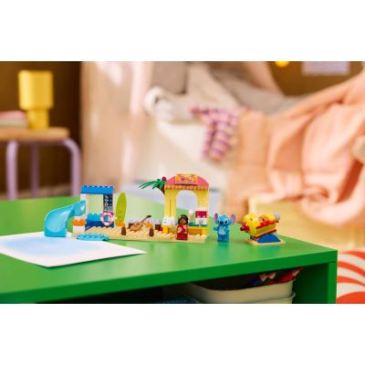 12. LEGO Disney 43280 – Strandspaß mit Lilo & Stitch